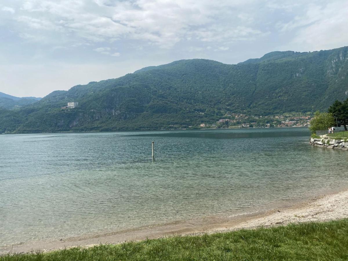 Villa The Swan - Composed By 2 Apartments Mandello del Lario Exteriör bild
