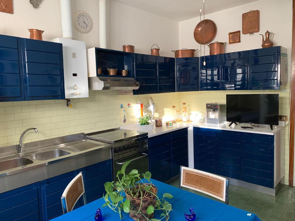 Villa The Swan - Composed By 2 Apartments Mandello del Lario Exteriör bild