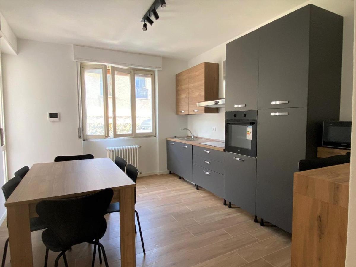Villa The Swan - Composed By 2 Apartments Mandello del Lario Exteriör bild