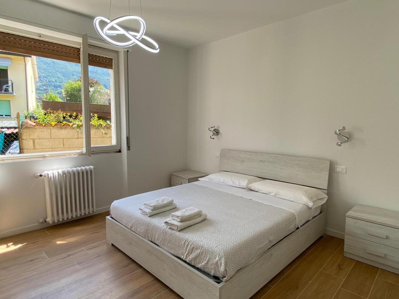 Villa The Swan - Composed By 2 Apartments Mandello del Lario Exteriör bild
