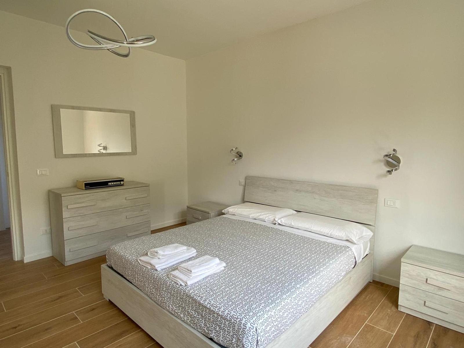 Villa The Swan - Composed By 2 Apartments Mandello del Lario Exteriör bild