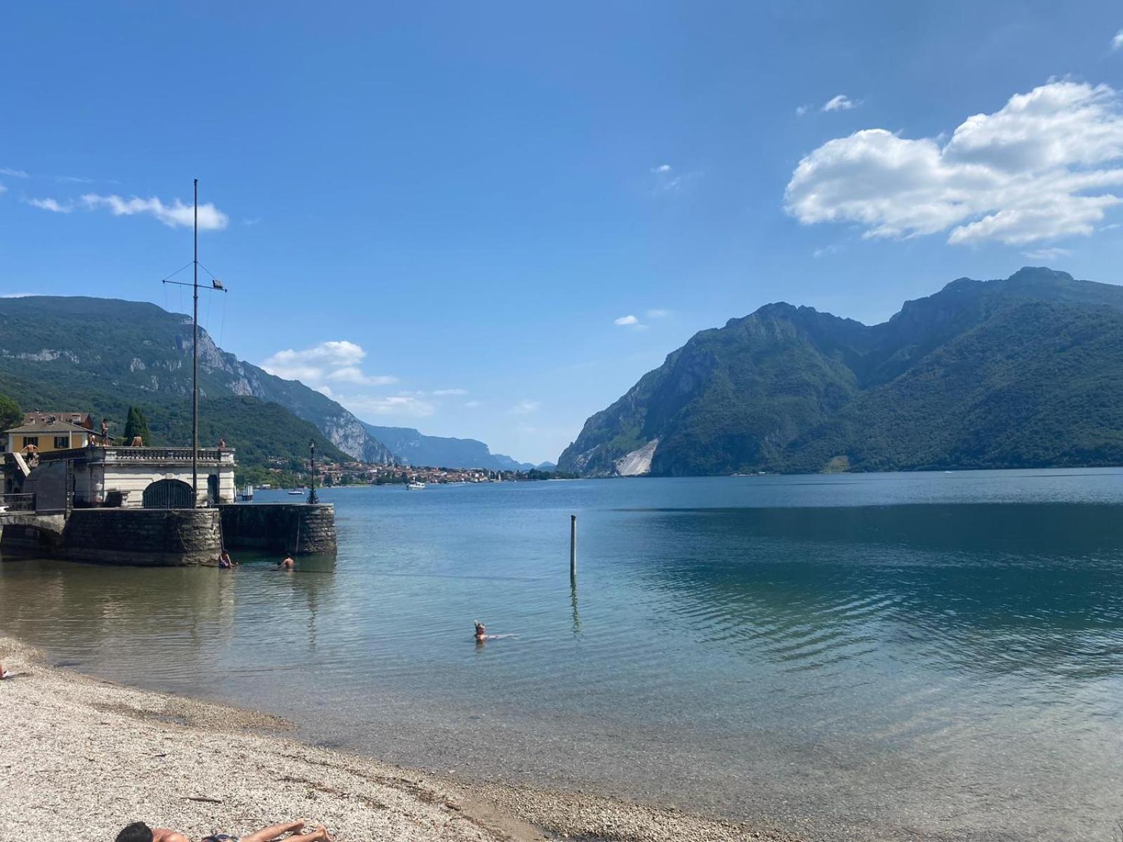Villa The Swan - Composed By 2 Apartments Mandello del Lario Exteriör bild