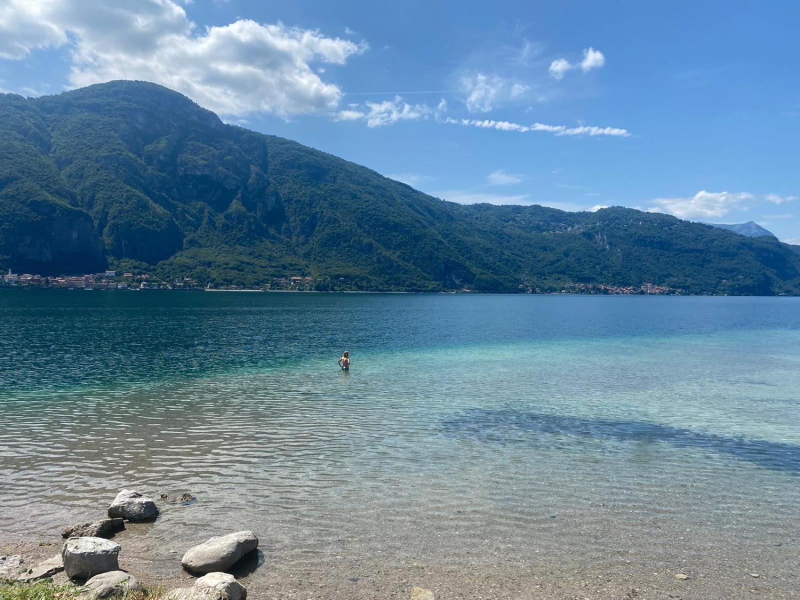 Villa The Swan - Composed By 2 Apartments Mandello del Lario Exteriör bild